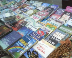 Islamic prayer books and Qur'ans